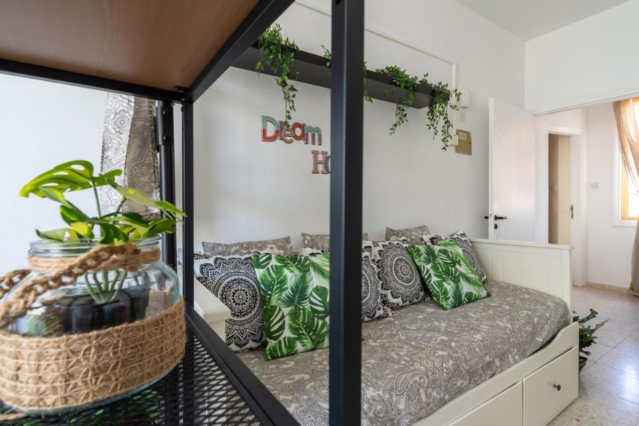 Oasis - Cozy Studio In Ларнака Экстерьер фото